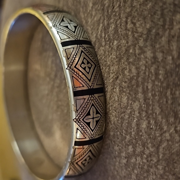 VTG BRIGHTON Silver Plated Cross Engraved Bangle Bracelet - Picture 6 of 7